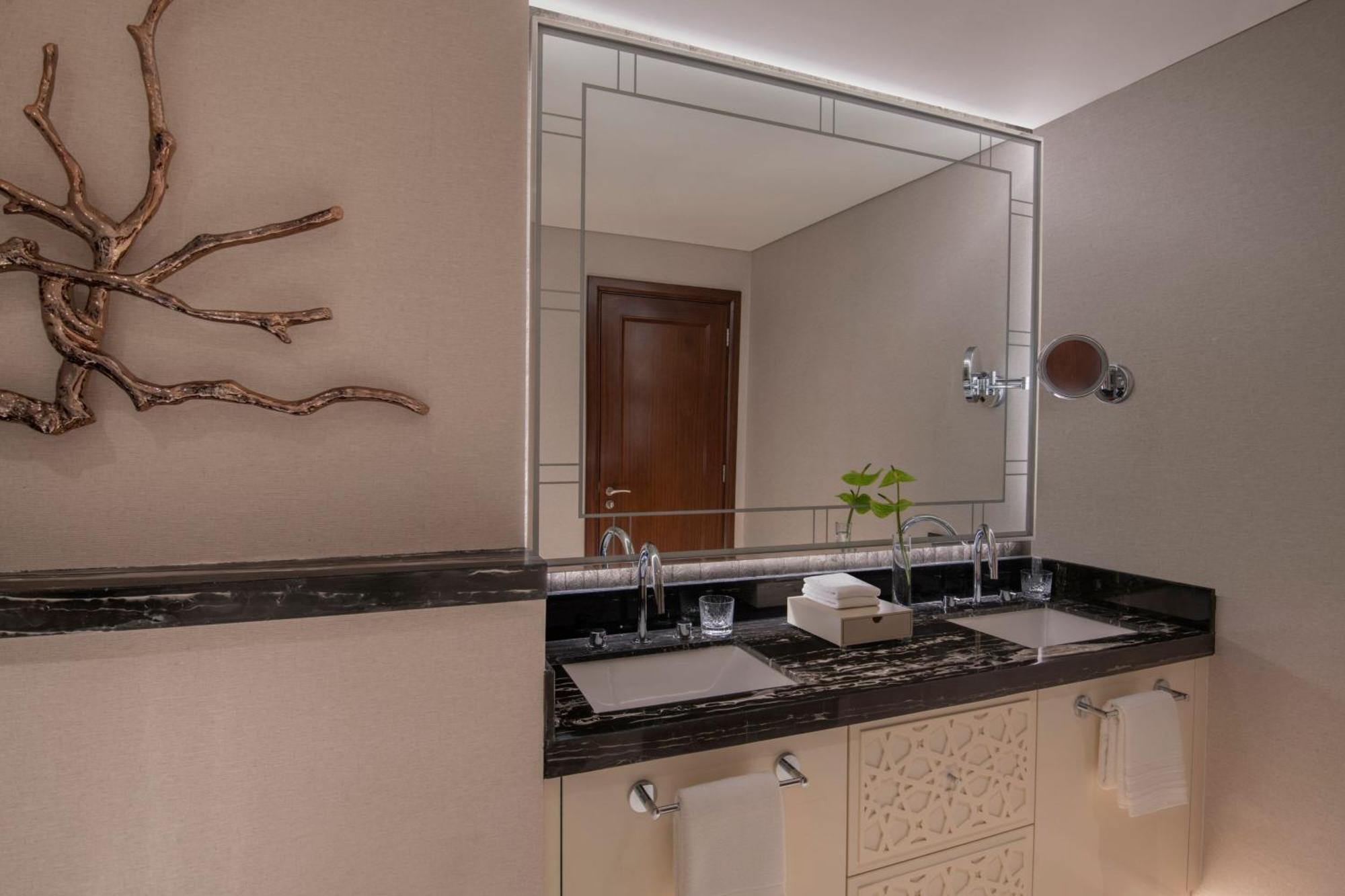 The St. Regis Marsa Arabia Island, The Pearl Qatar Hotell Doha Exteriör bild